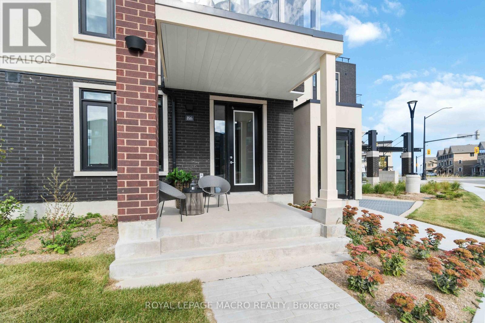 86 WINDWARD DR
