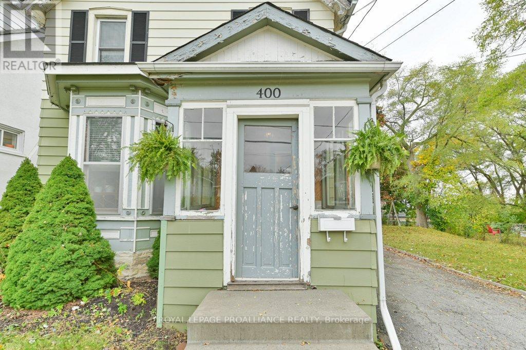 400 BLEECKER AVE