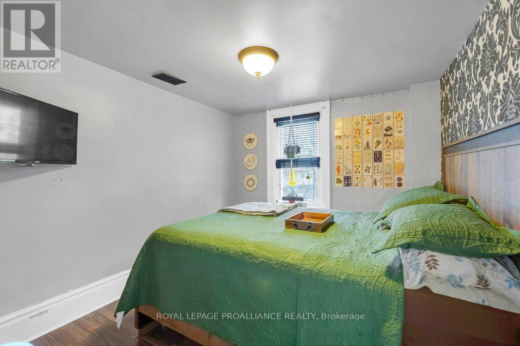 400 BLEECKER AVE