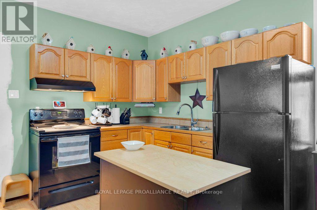 400 BLEECKER AVE