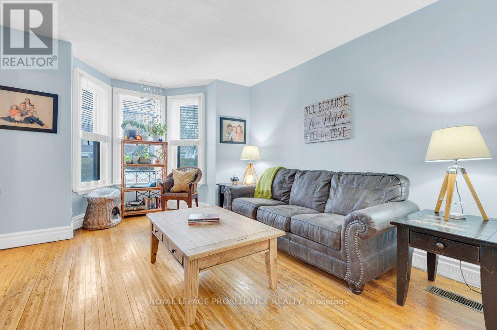 400 BLEECKER AVE