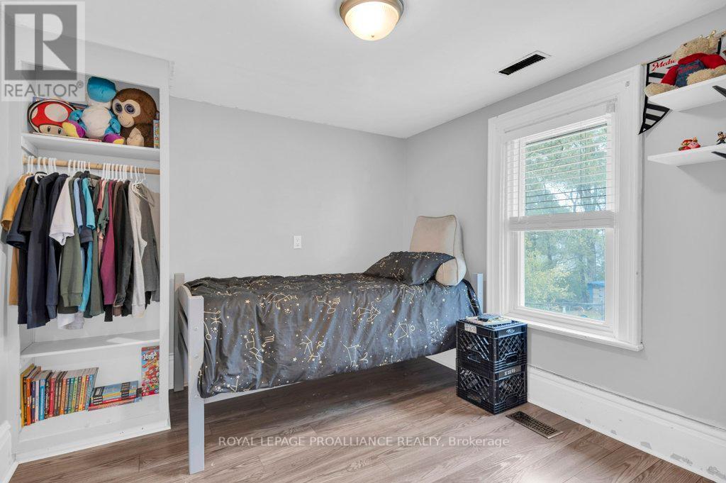 400 BLEECKER AVE