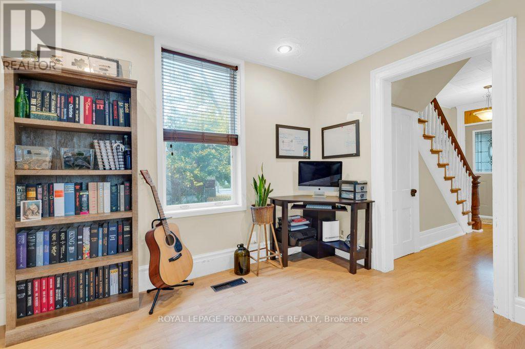 400 BLEECKER AVE