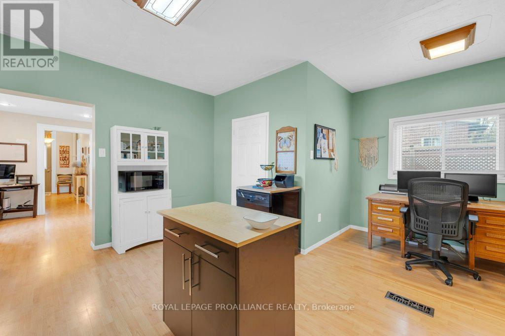 400 BLEECKER AVE