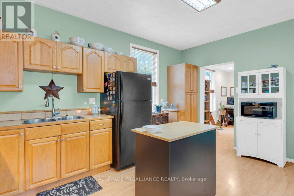 400 BLEECKER AVE