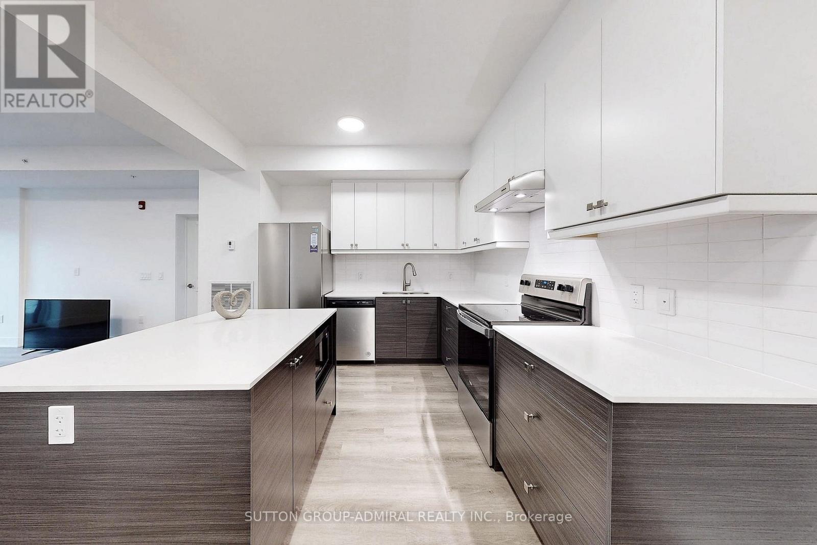 #206 -19 WEST ST S, #206