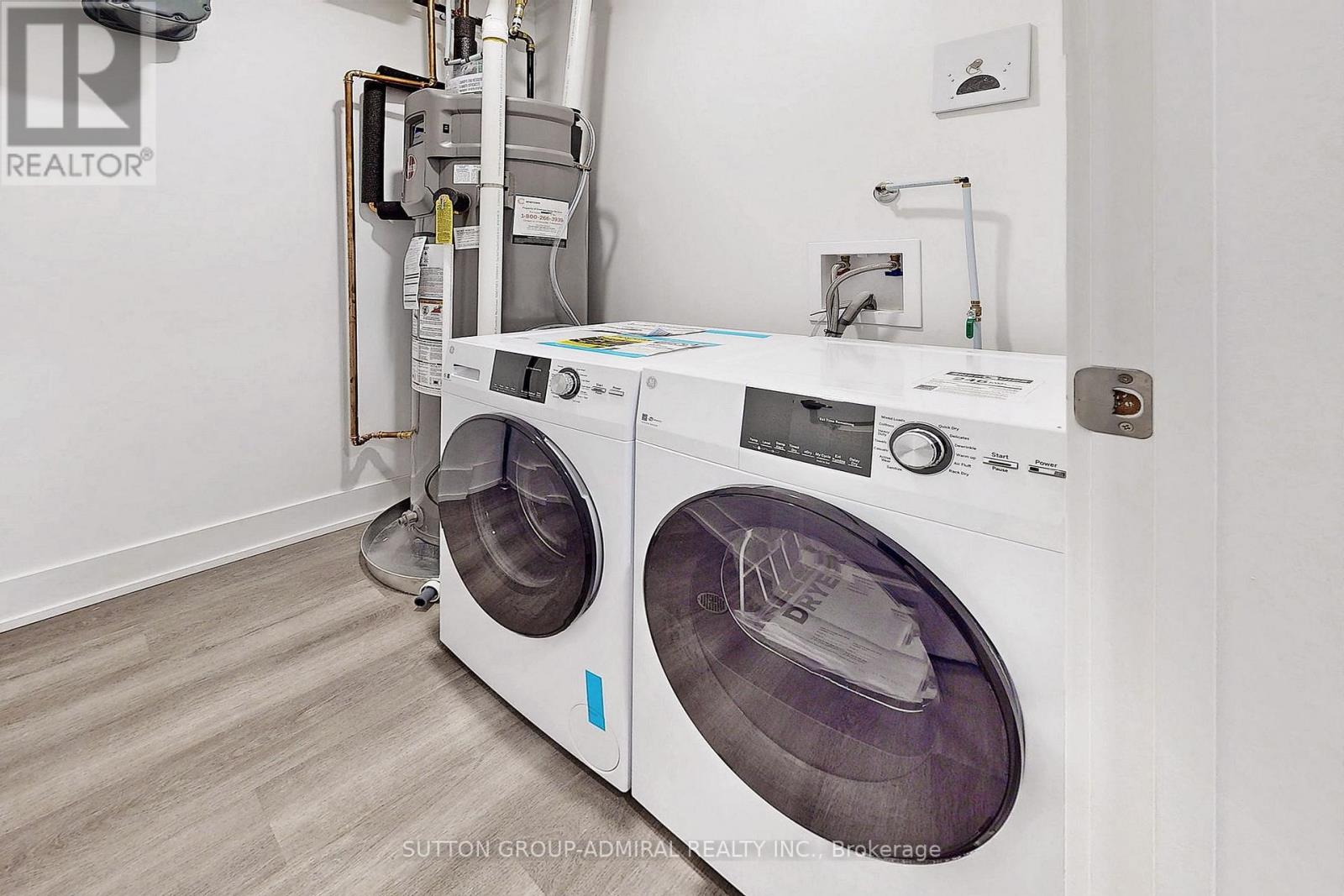 #206 -19 WEST ST S, #206
