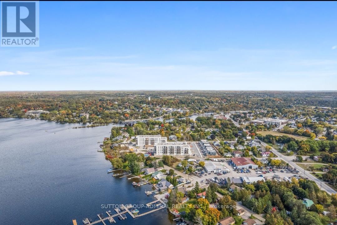 #206 -19 WEST ST S, #206