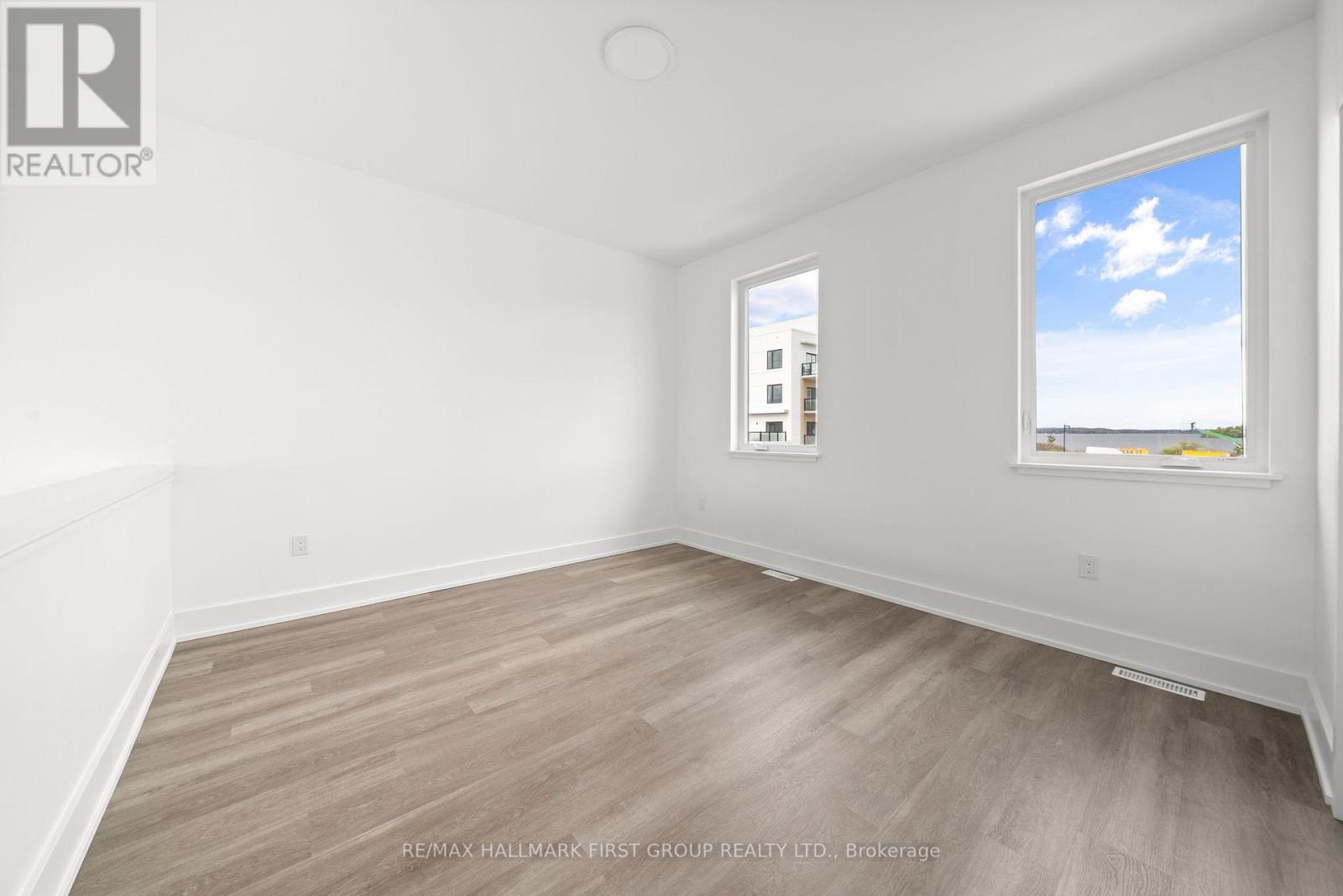 #5 -19 WEST ST N, #5