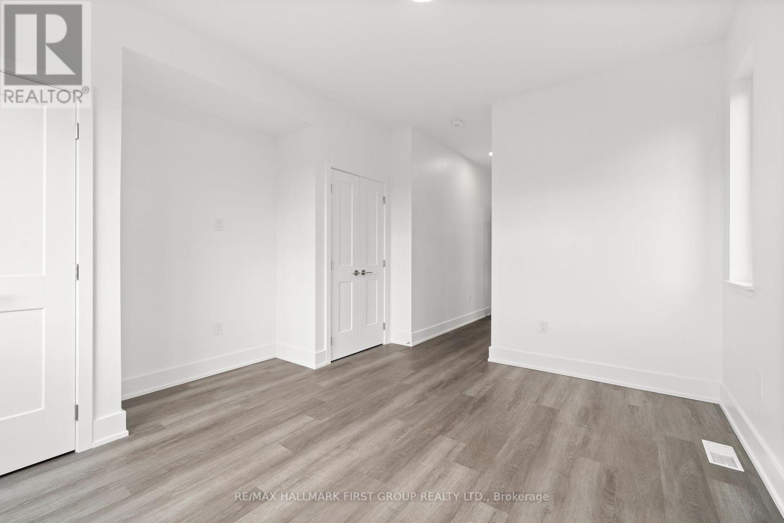 #5 -19 WEST ST N, #5