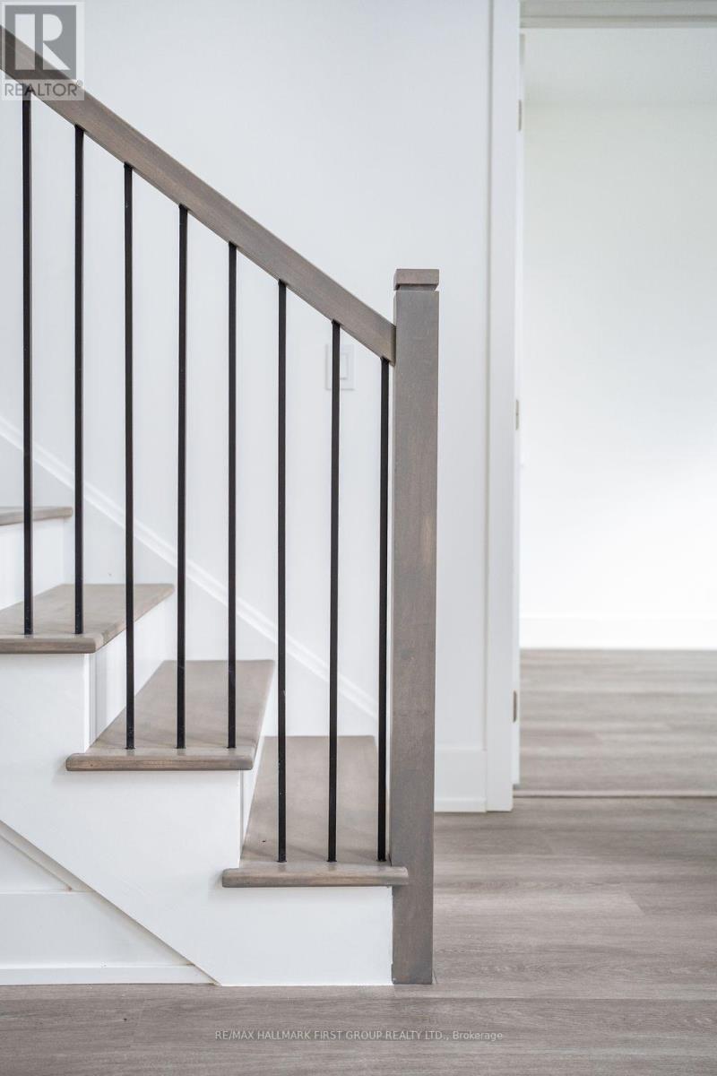 #5 -19 WEST ST N, #5