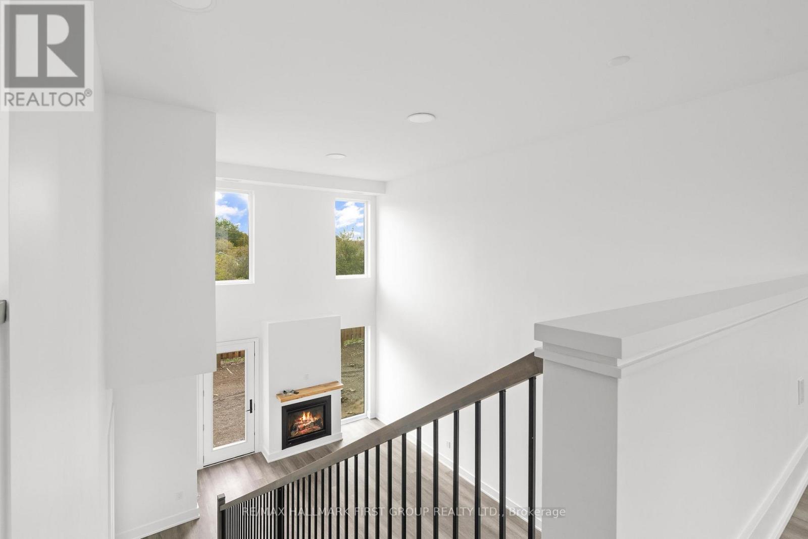 #5 -19 WEST ST N, #5