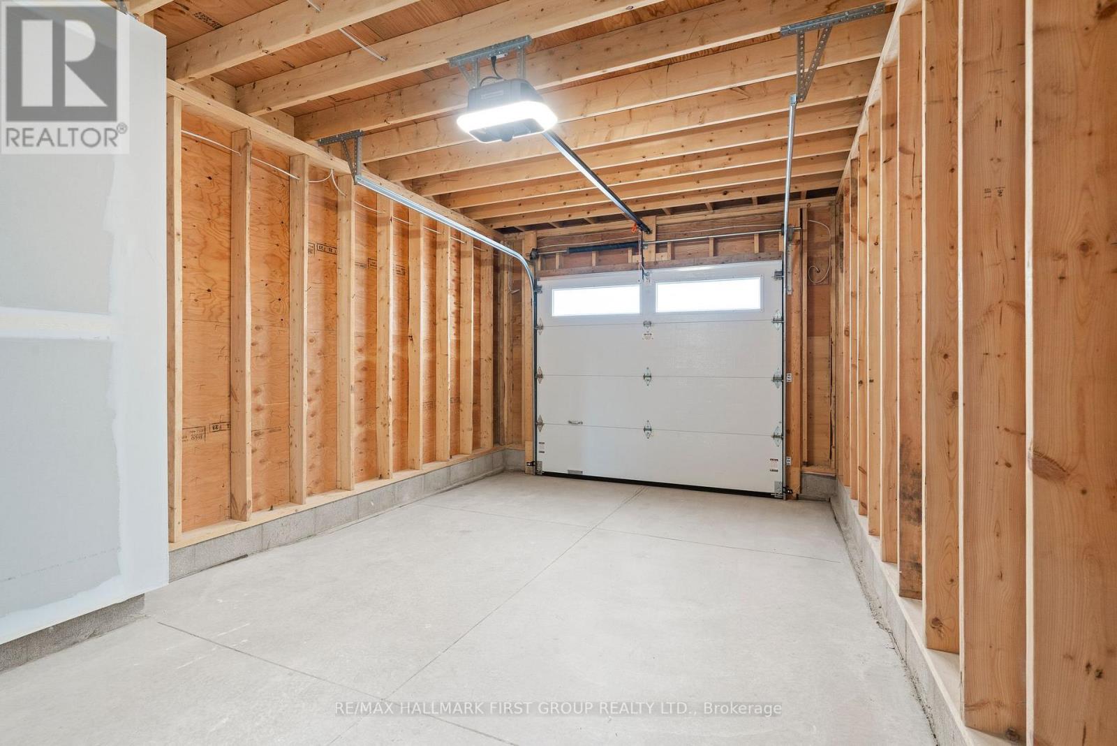 #5 -19 WEST ST N, #5