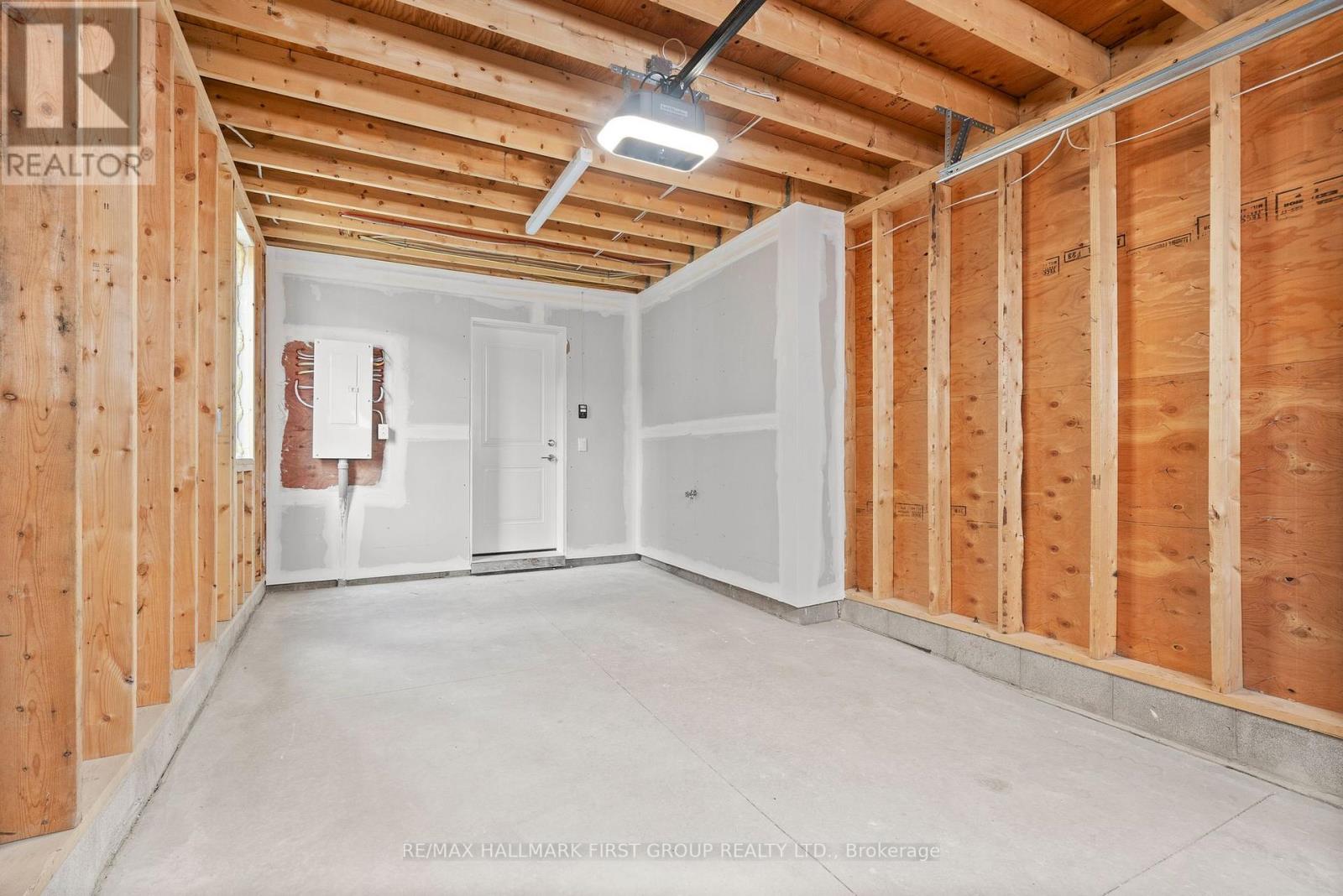 #5 -19 WEST ST N, #5