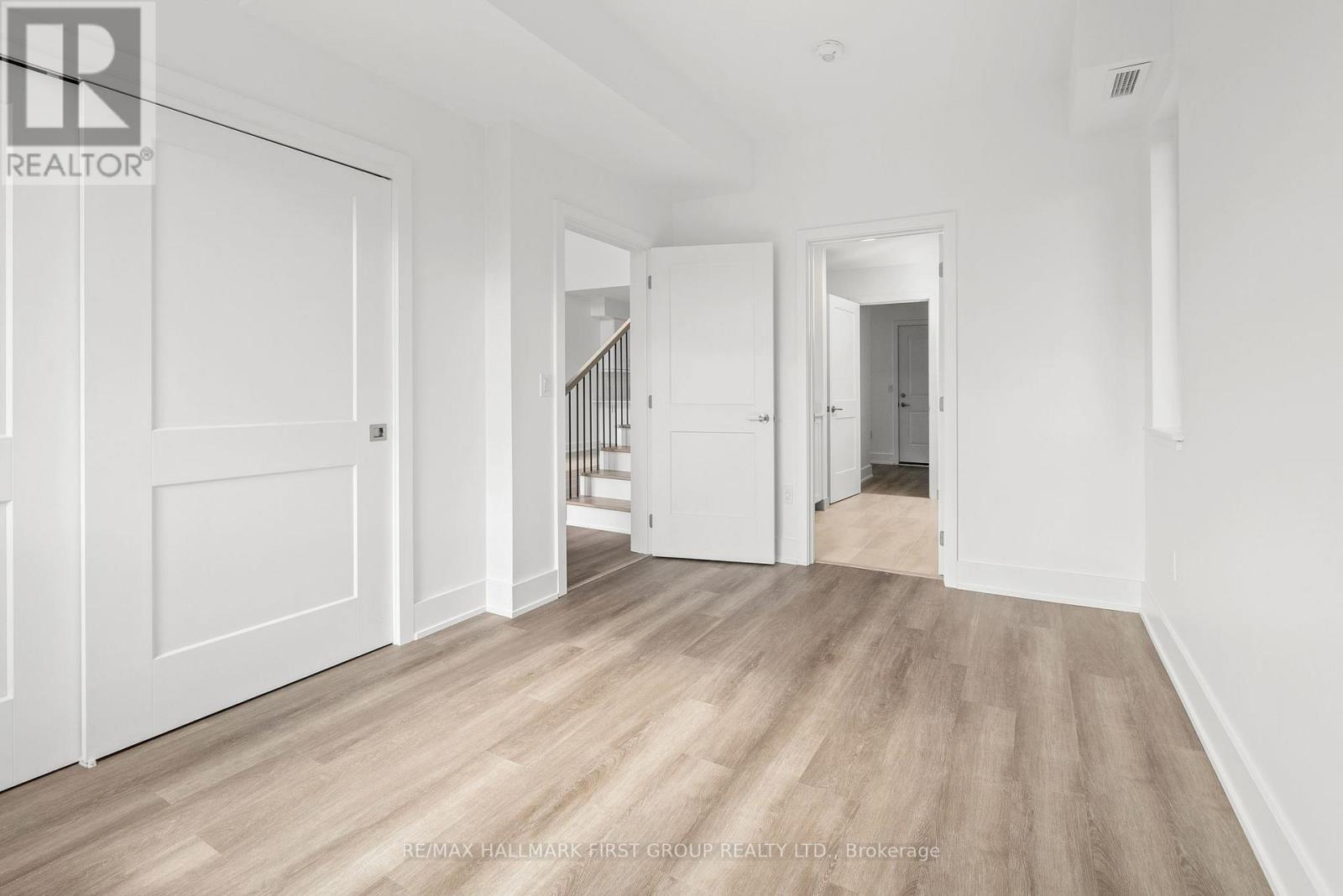 #5 -19 WEST ST N, #5