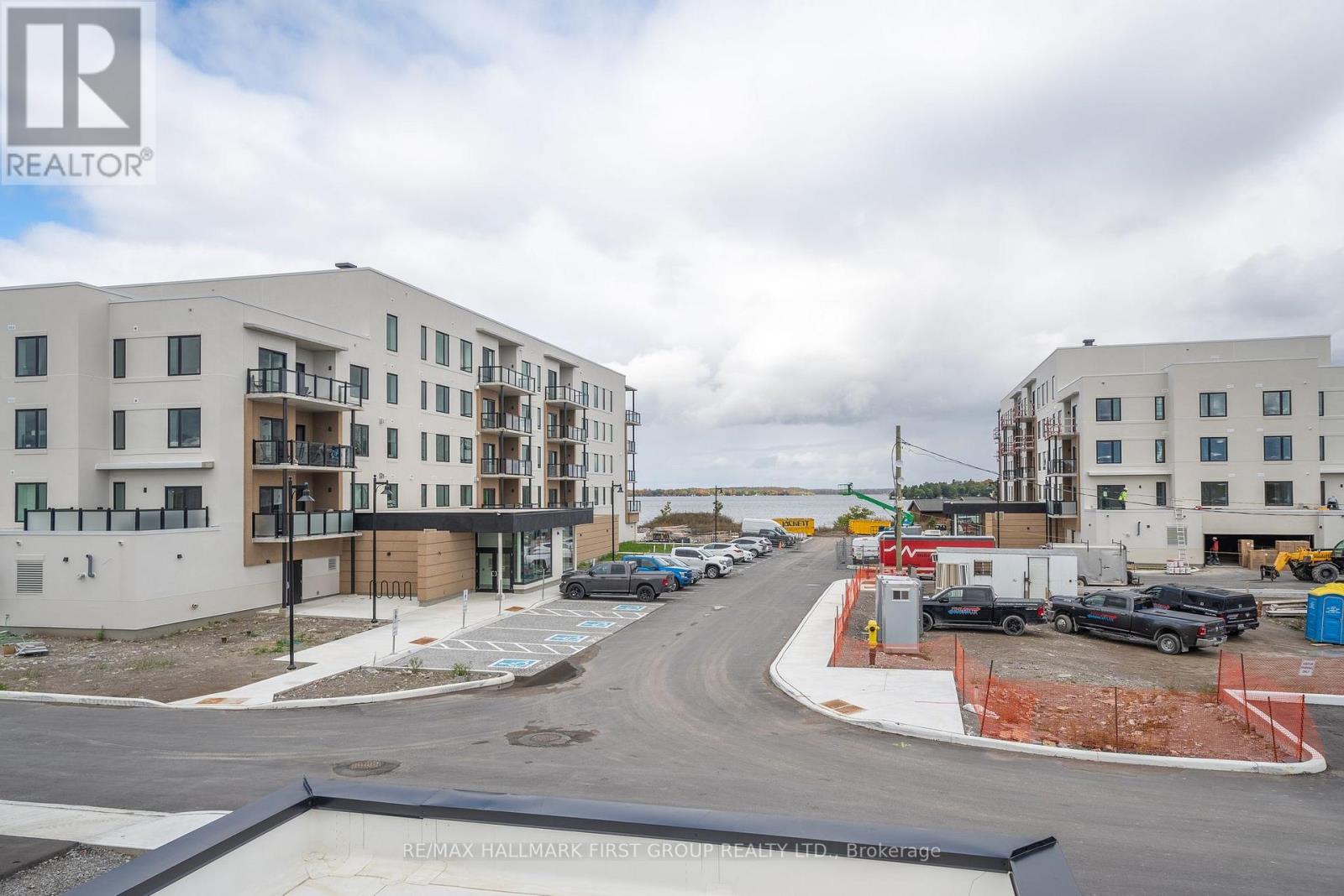 #5 -19 WEST ST N, #5
