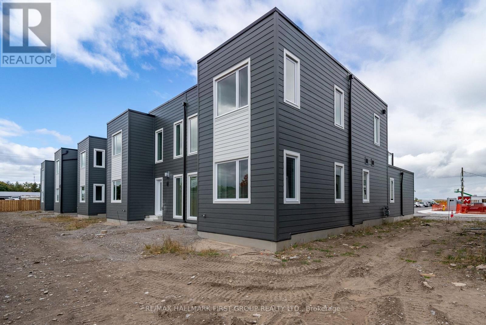 #5 -19 WEST ST N, #5