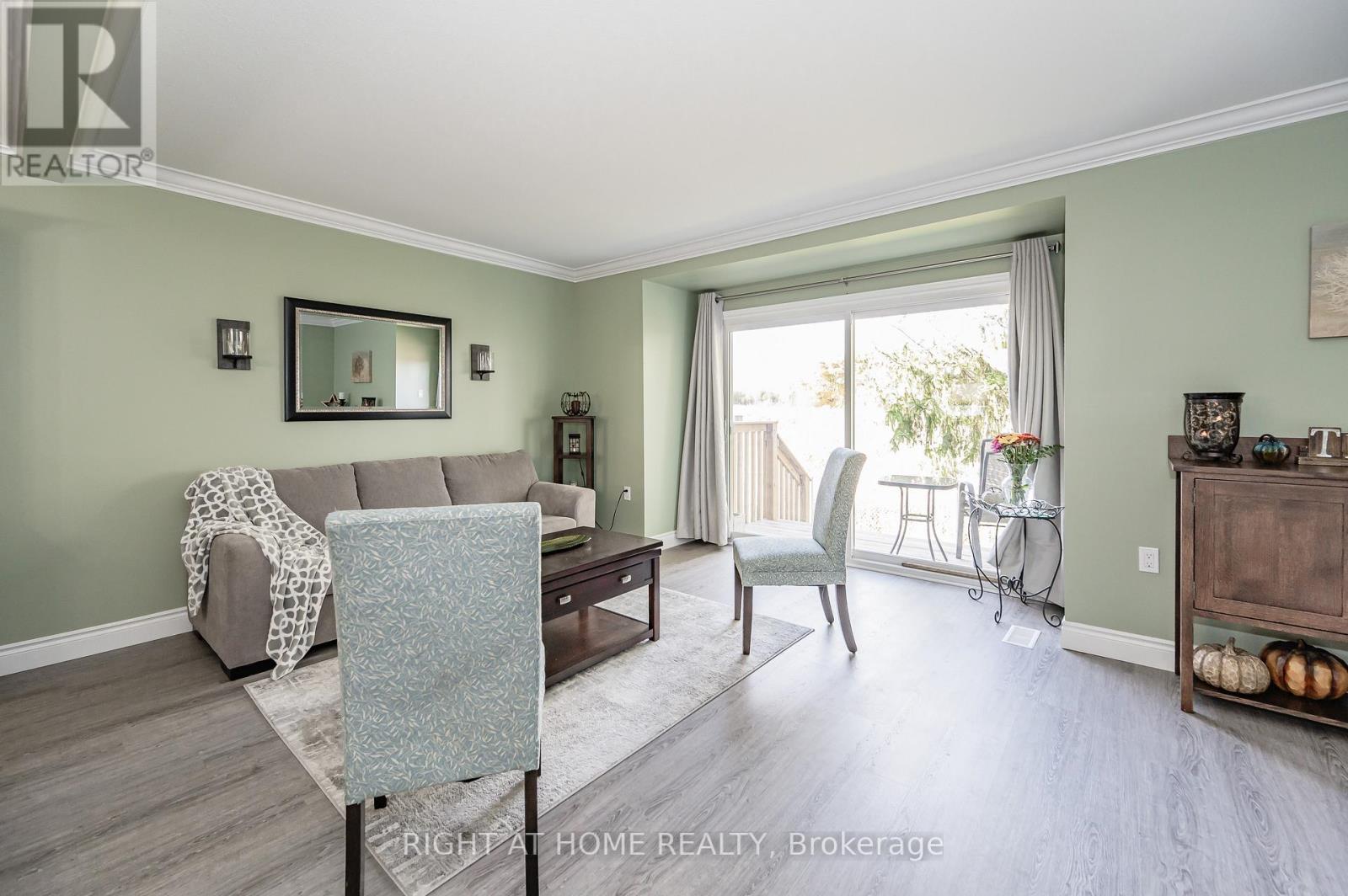 #46 -26 POPLAR DR, #46