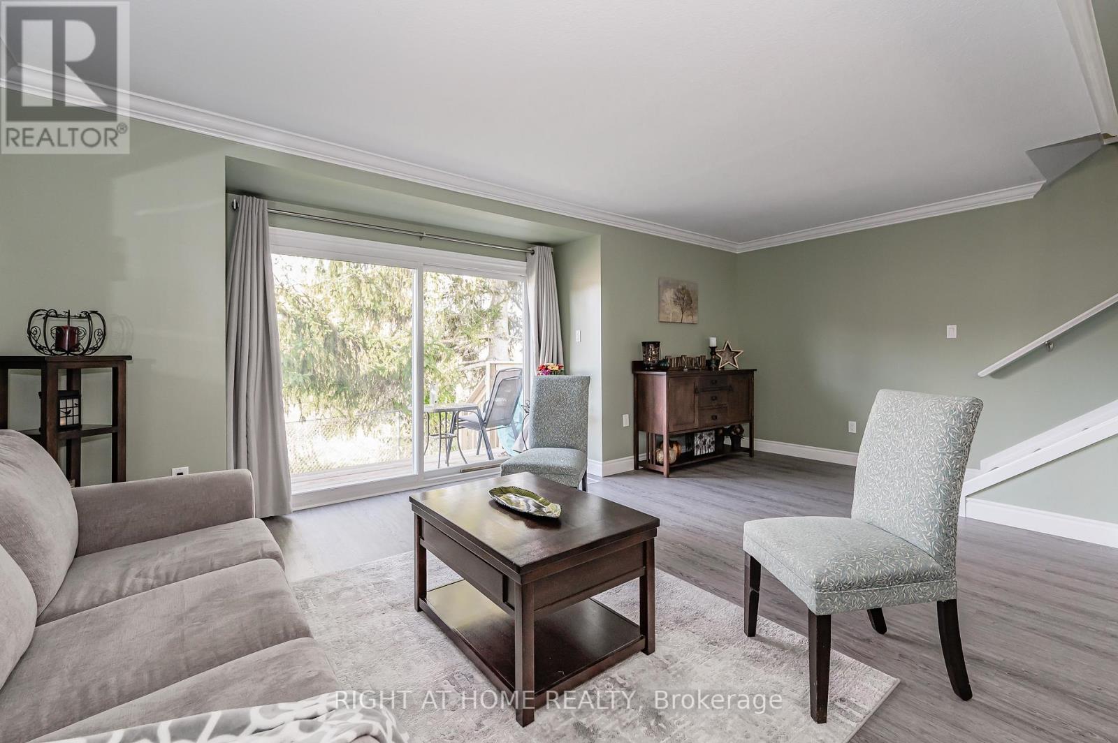 #46 -26 POPLAR DR, #46