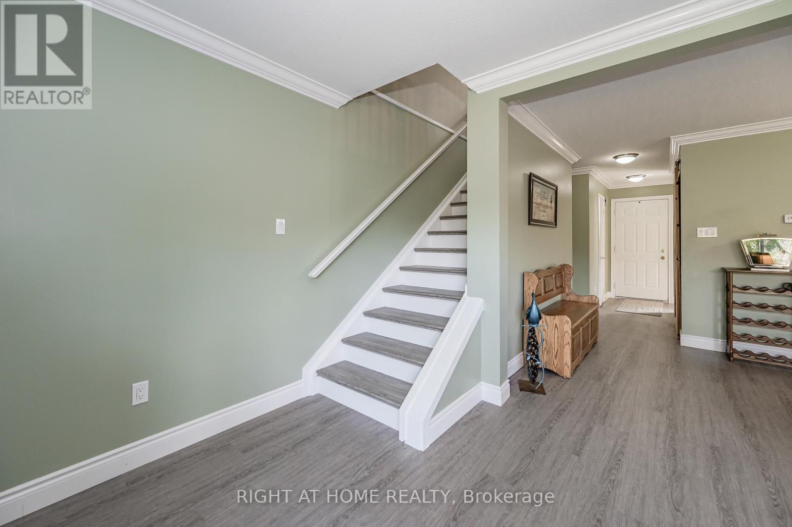 #46 -26 POPLAR DR, #46