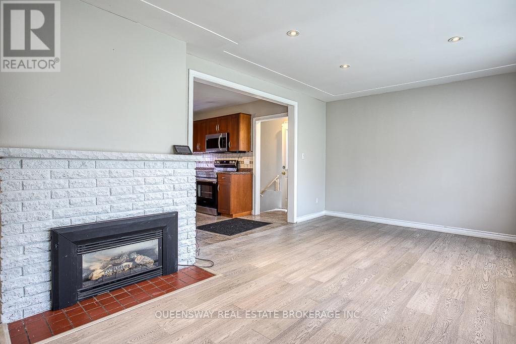 207 BRENDA CRES