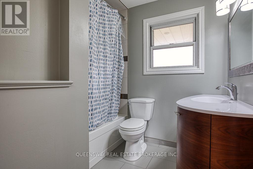 207 BRENDA CRES