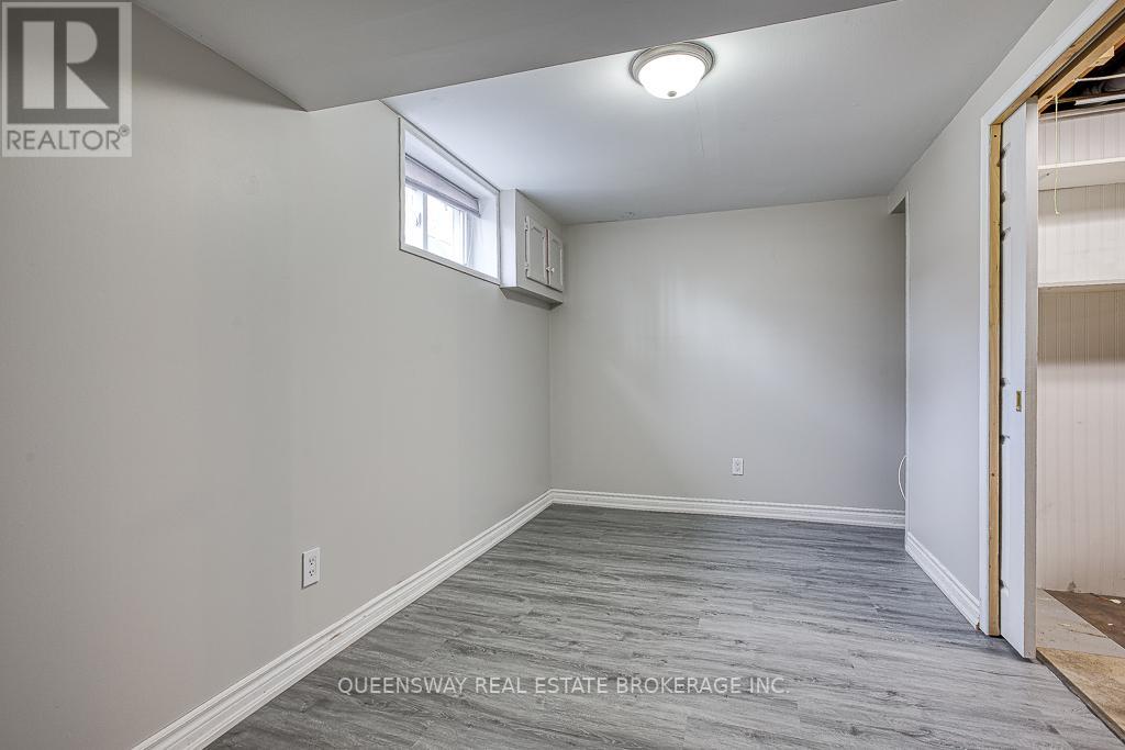 207 BRENDA CRES