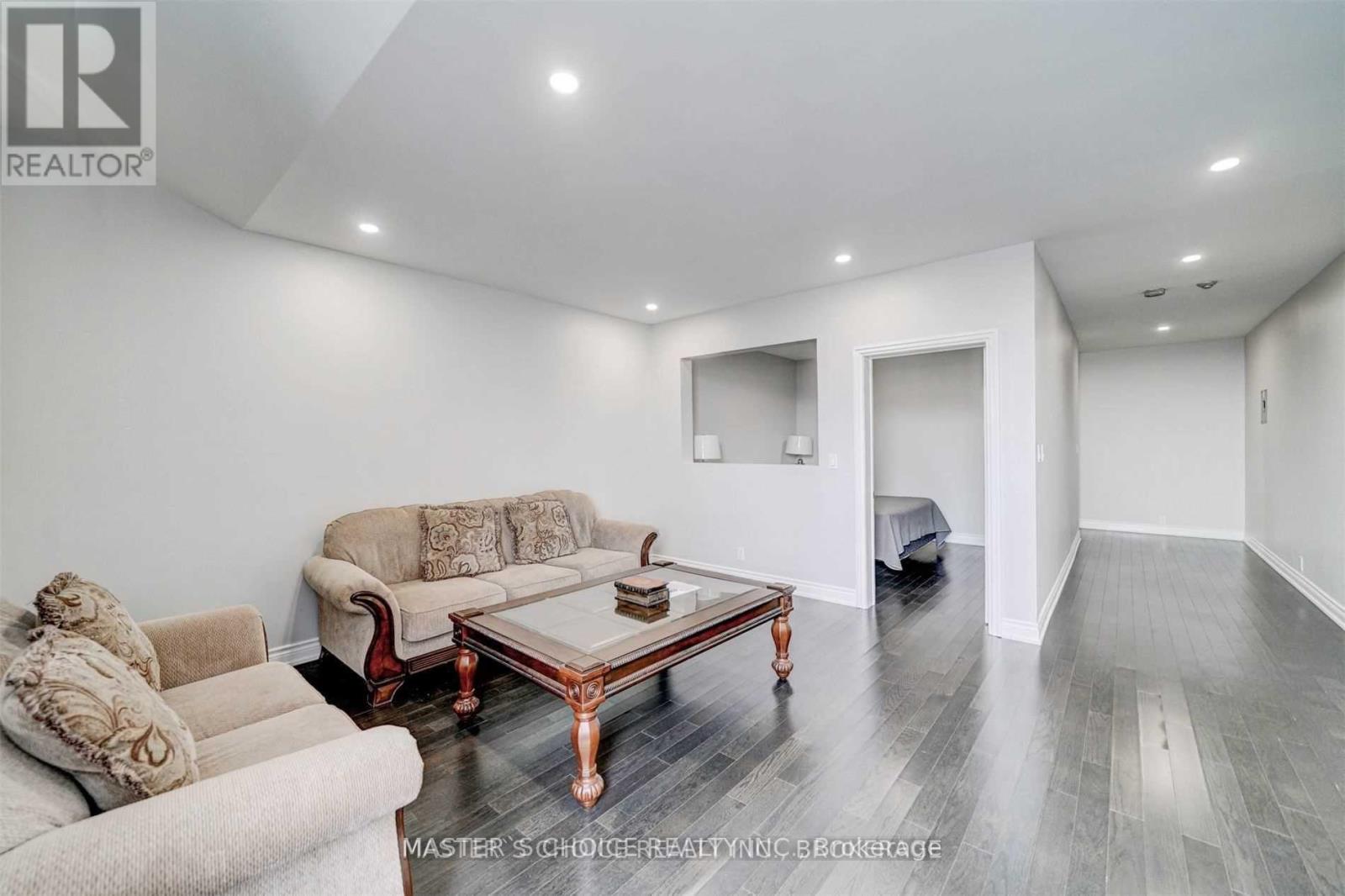 106 CARDEN ST