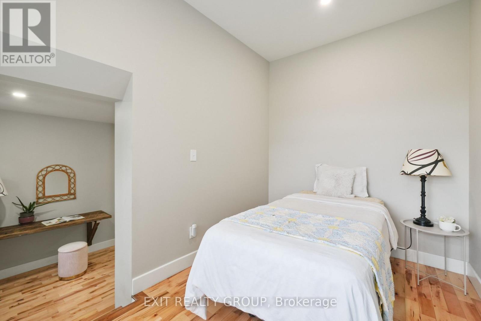 826 BEECHWOOD RD