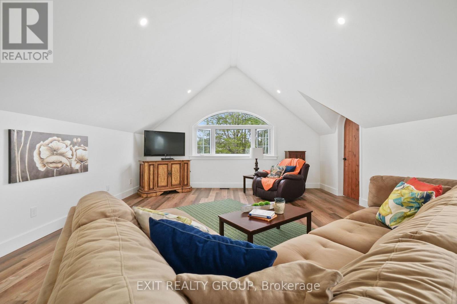 826 BEECHWOOD RD