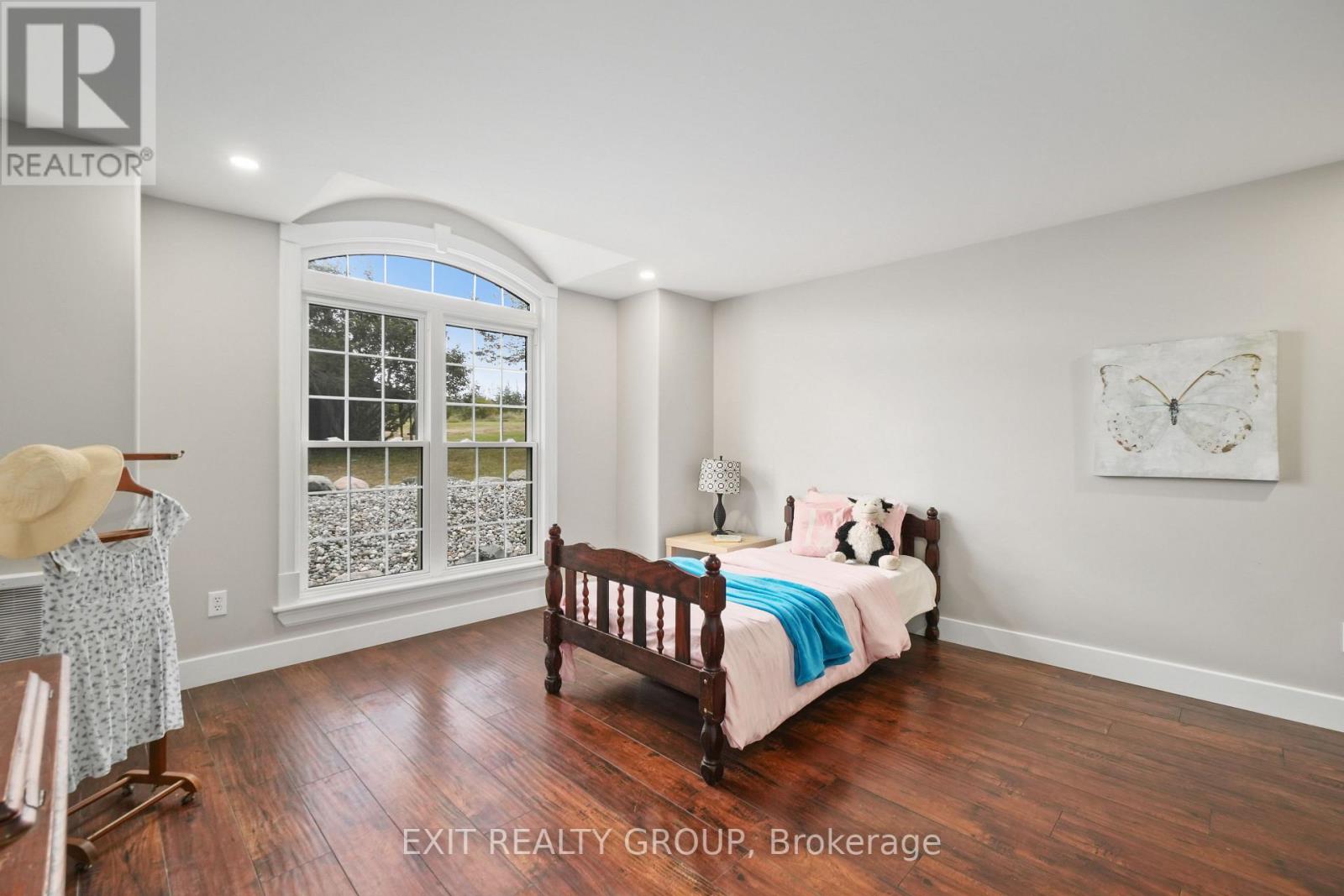 826 BEECHWOOD RD