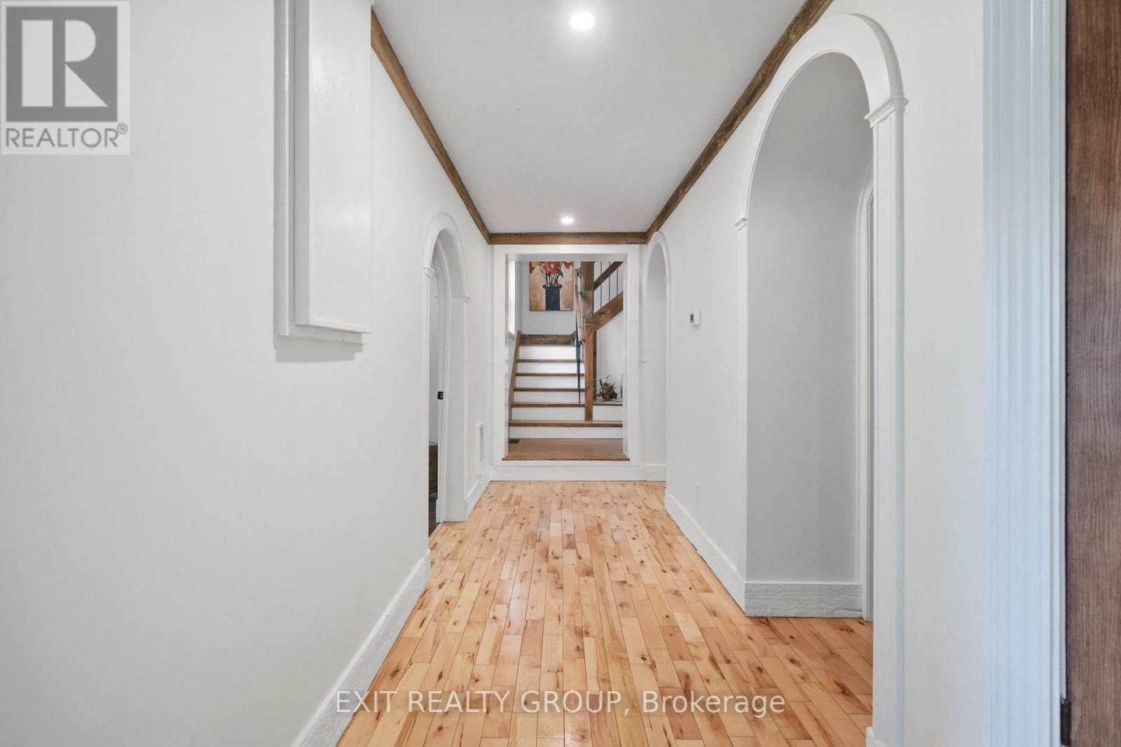 826 BEECHWOOD RD
