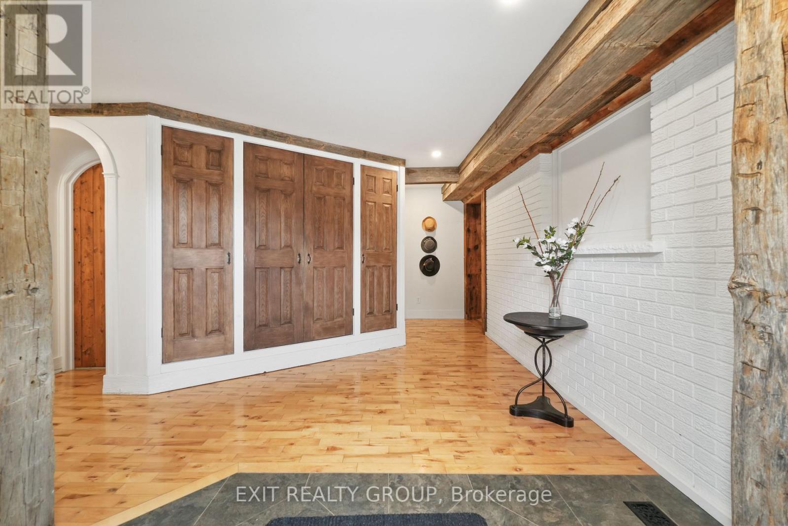 826 BEECHWOOD RD