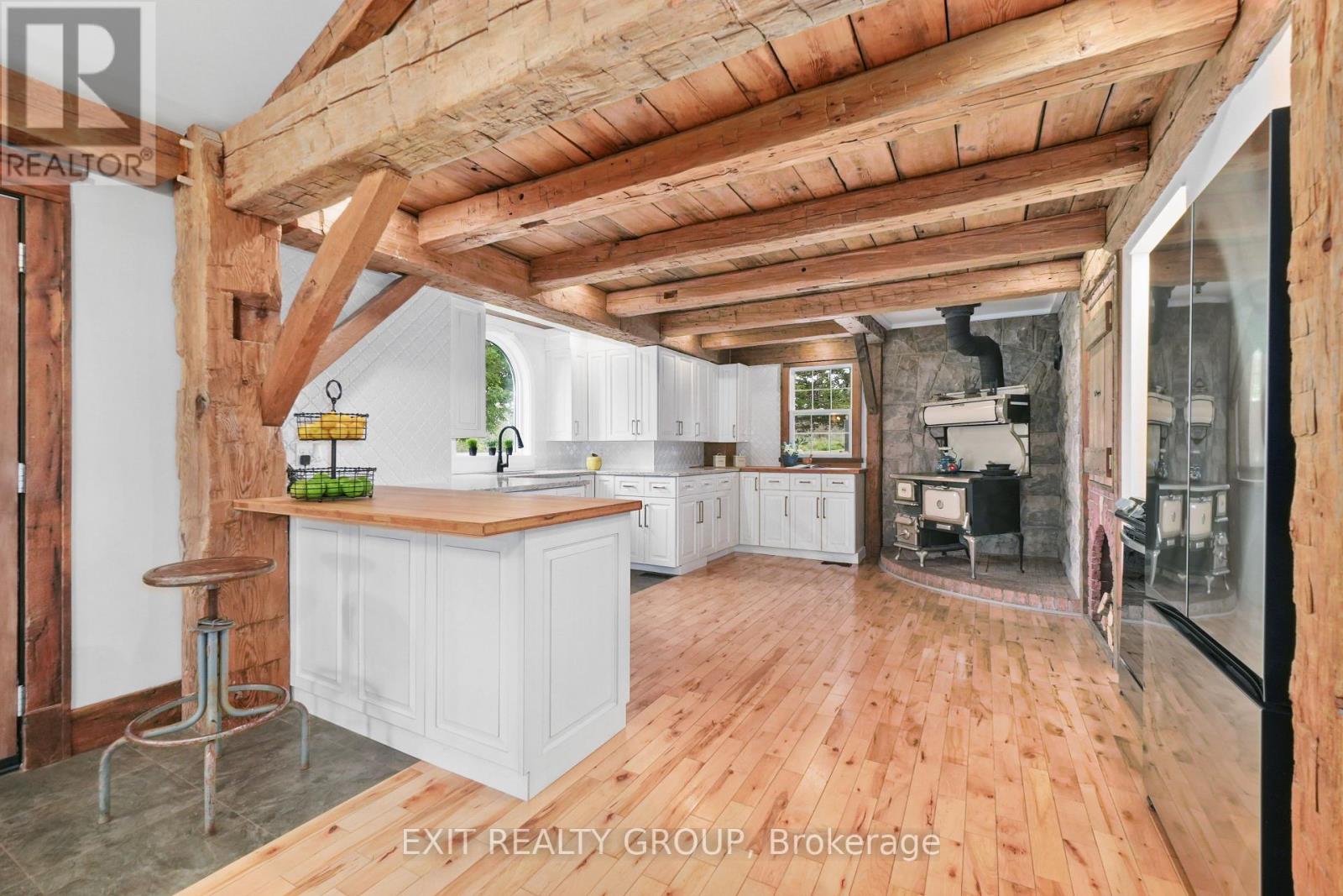 826 BEECHWOOD RD