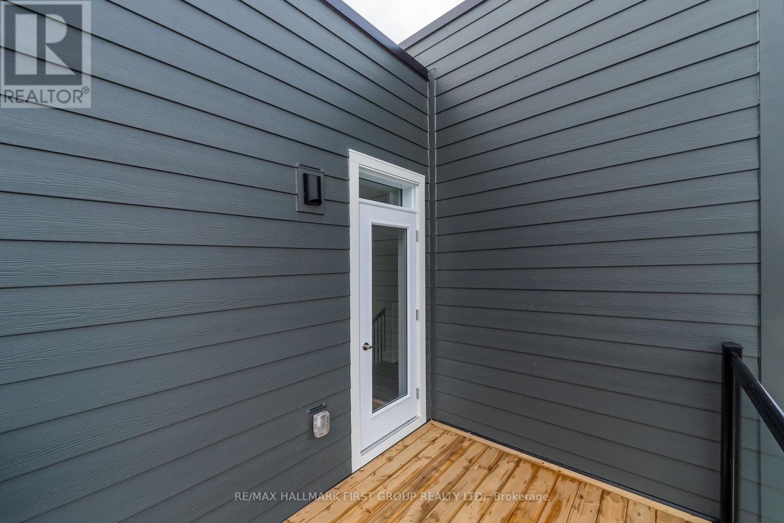#5 -19 WEST ST N, #5