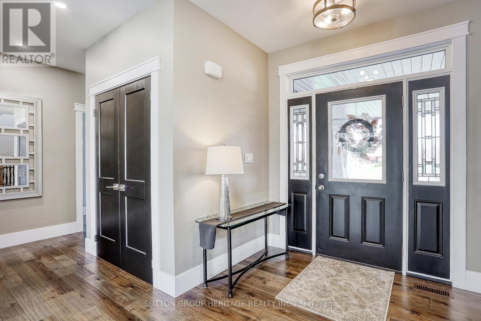 38 WESTLAKE CRT