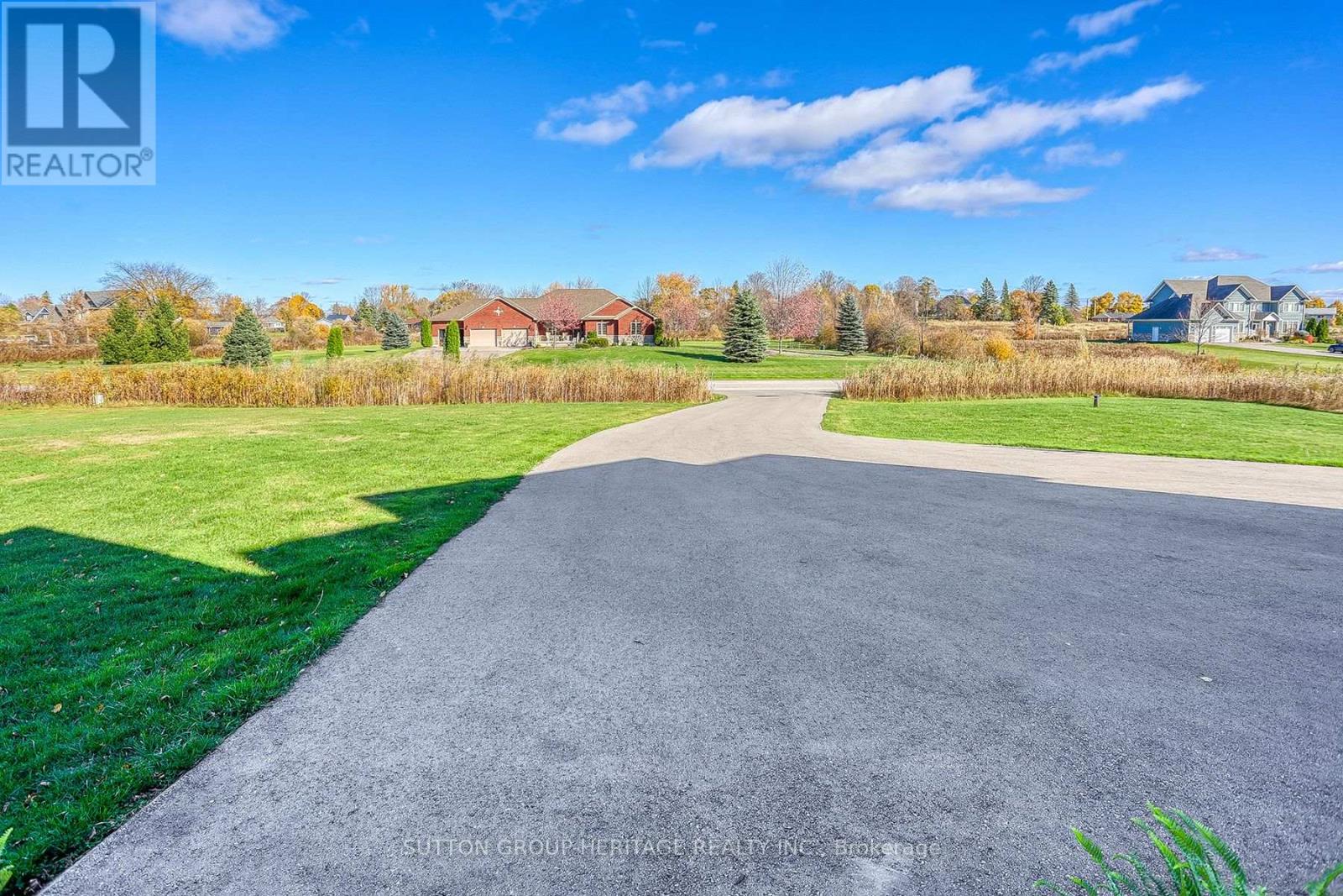 38 WESTLAKE CRT