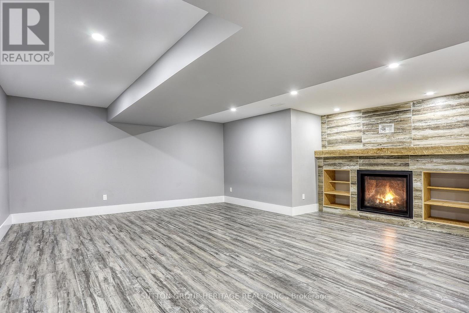 38 WESTLAKE CRT