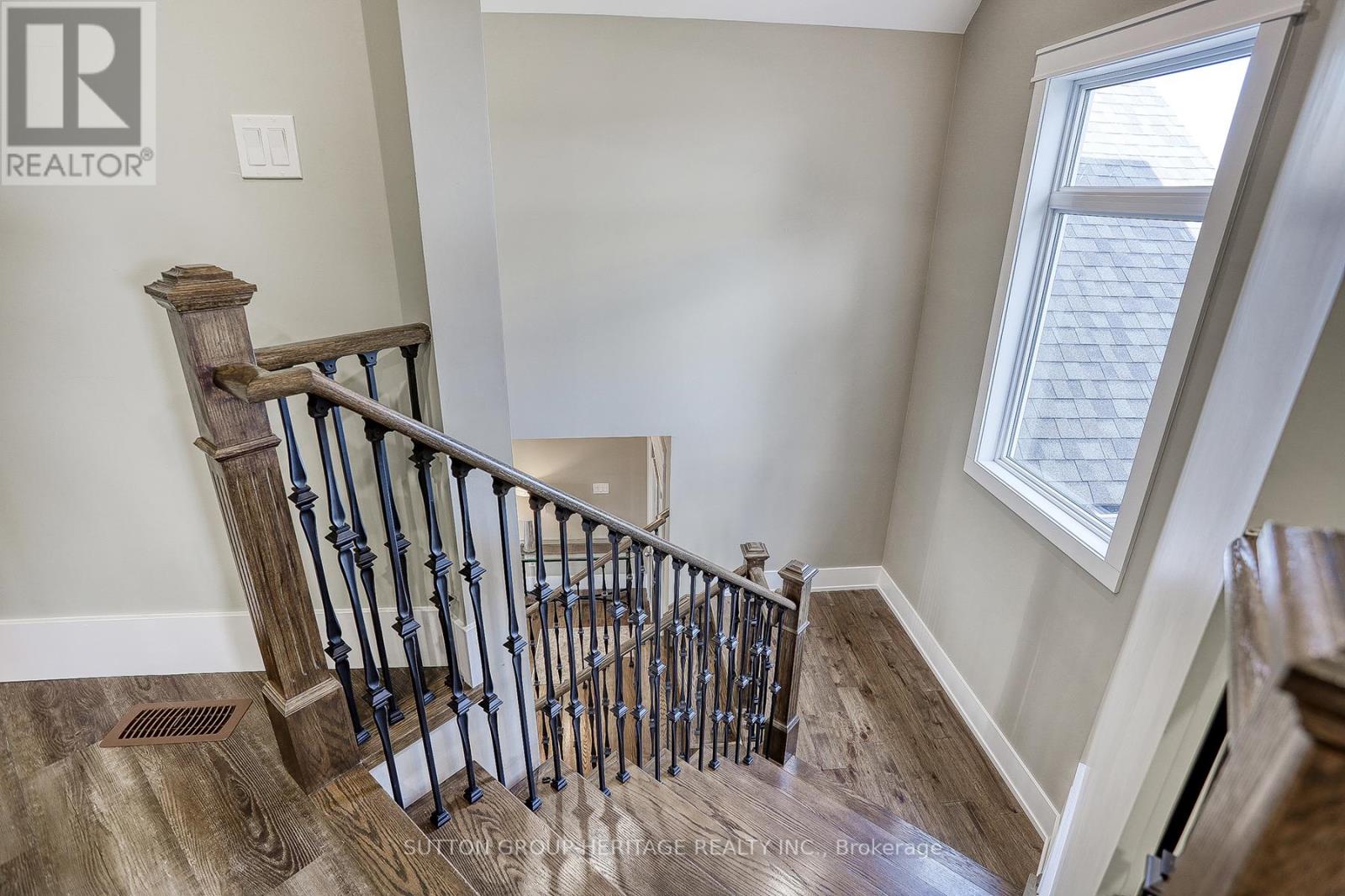 38 WESTLAKE CRT