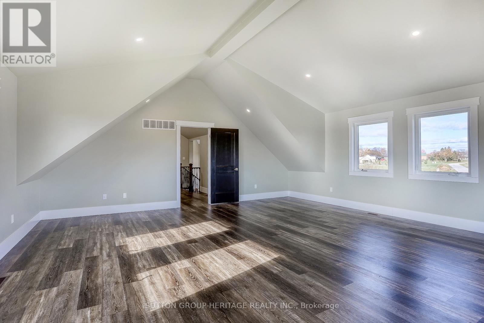 38 WESTLAKE CRT