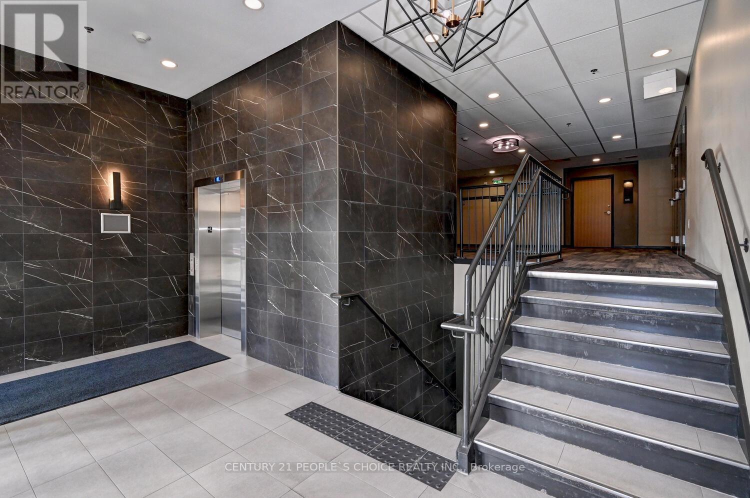 #302 -245 GREY SILO RD, #302