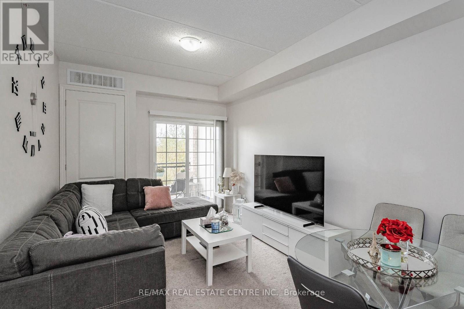 #336 -1077 GORDON ST, #336