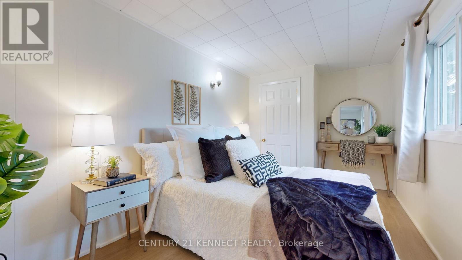 175 BEEHIVE DR