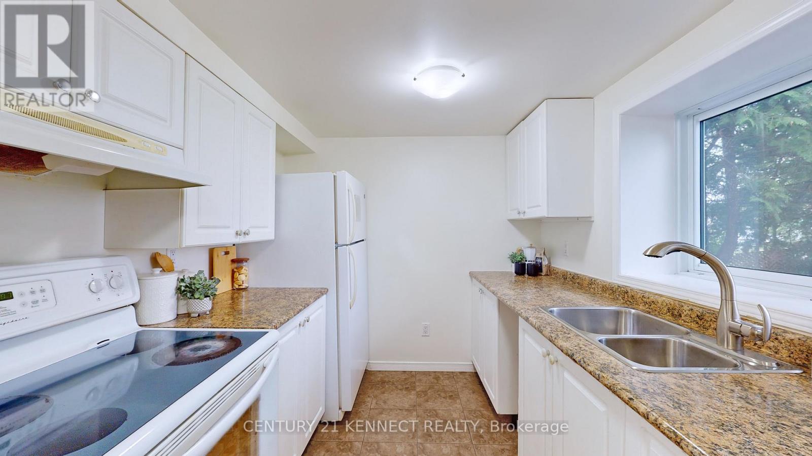 175 BEEHIVE DR