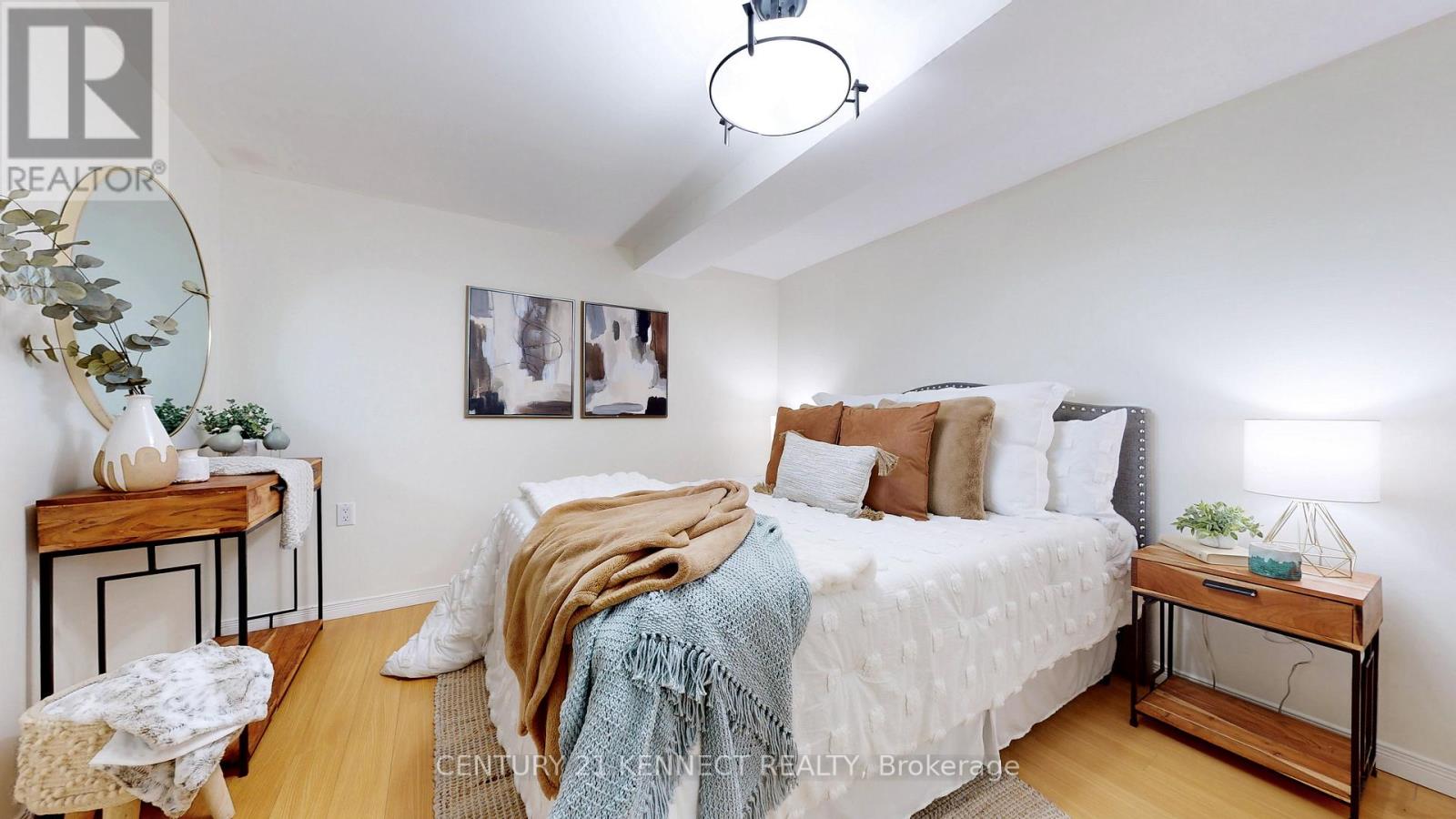 175 BEEHIVE DR