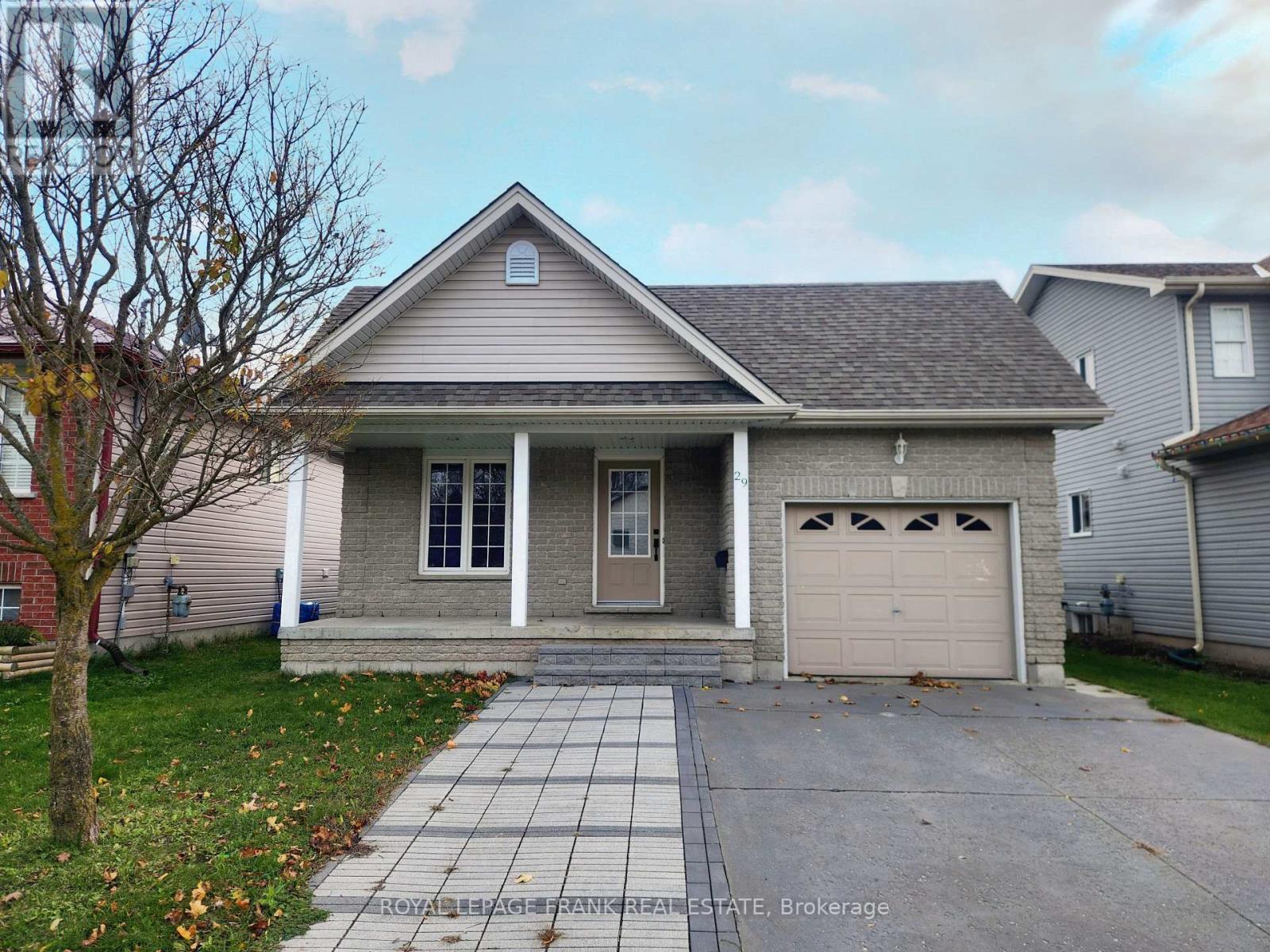 29 DURHAM ST W