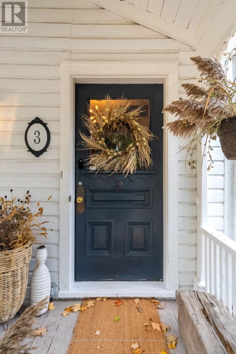 3 GLADSTONE AVE