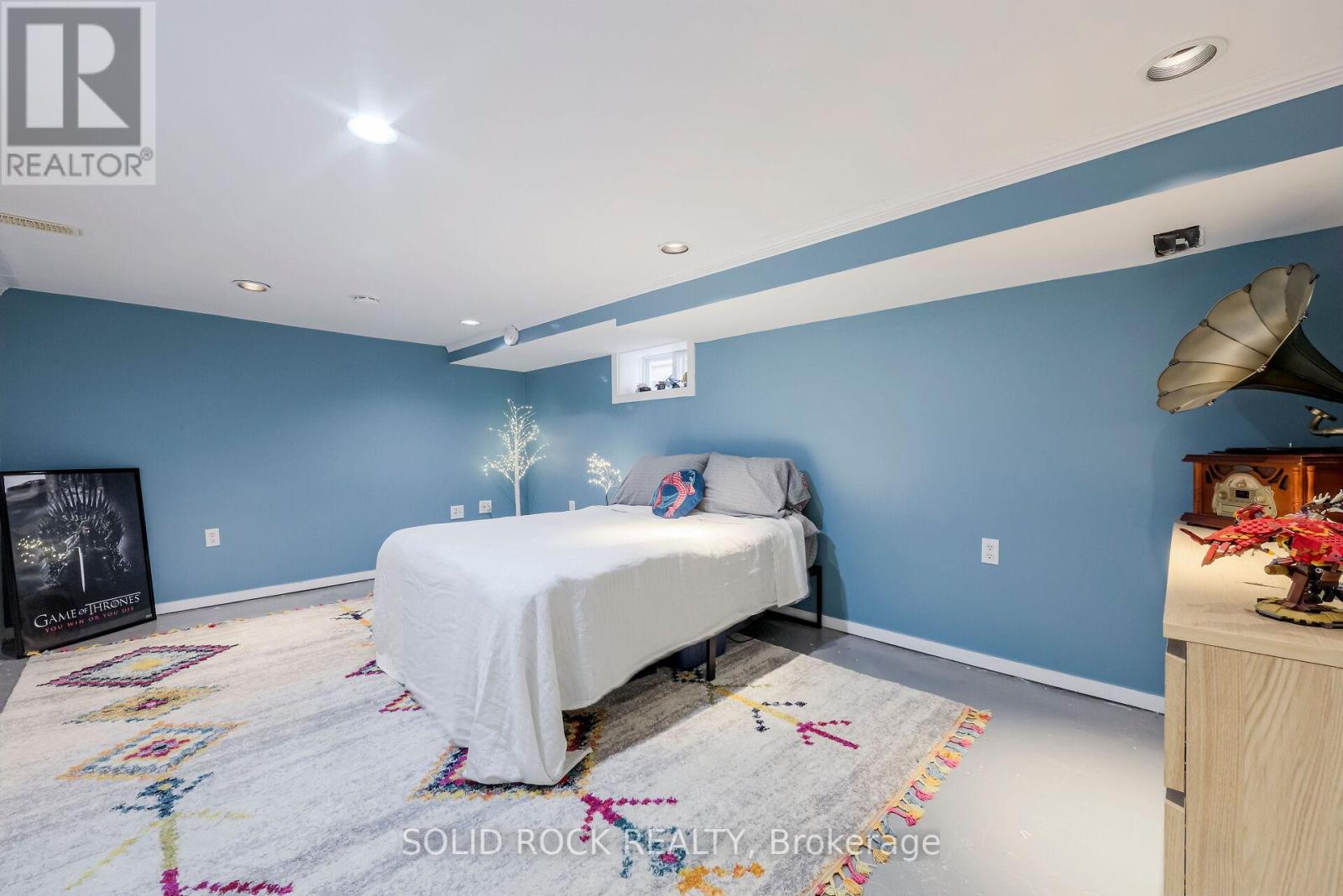 233 HENRY VILLA DR