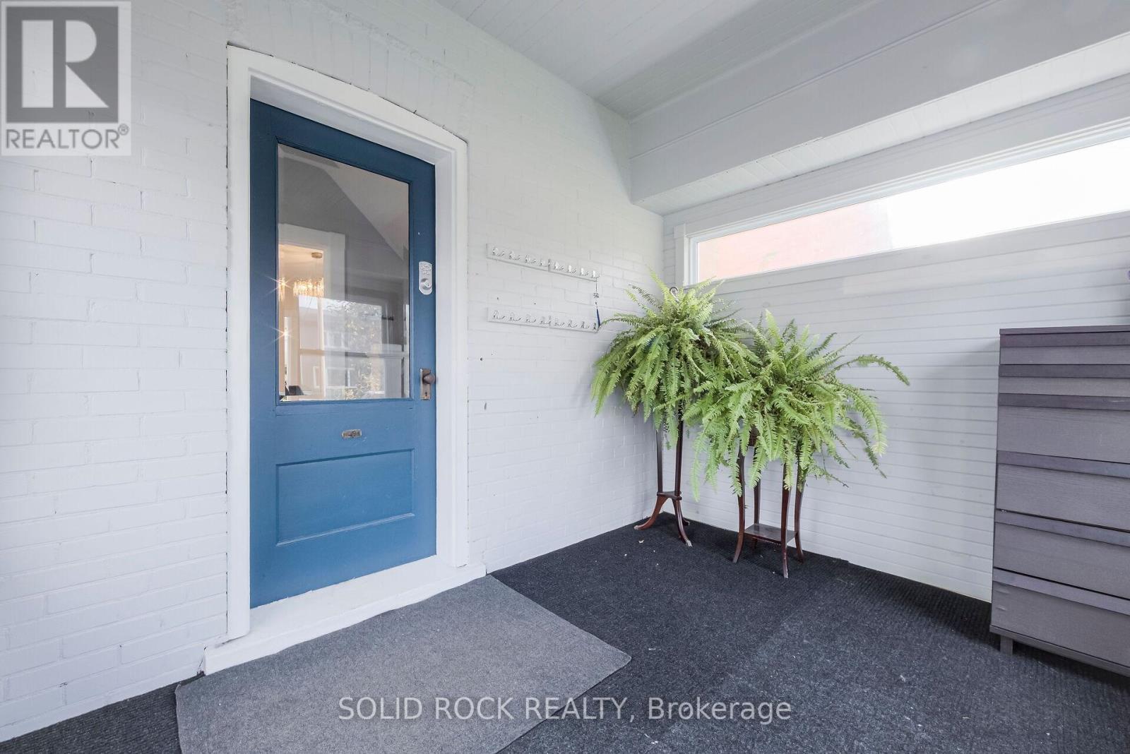 233 HENRY VILLA DR