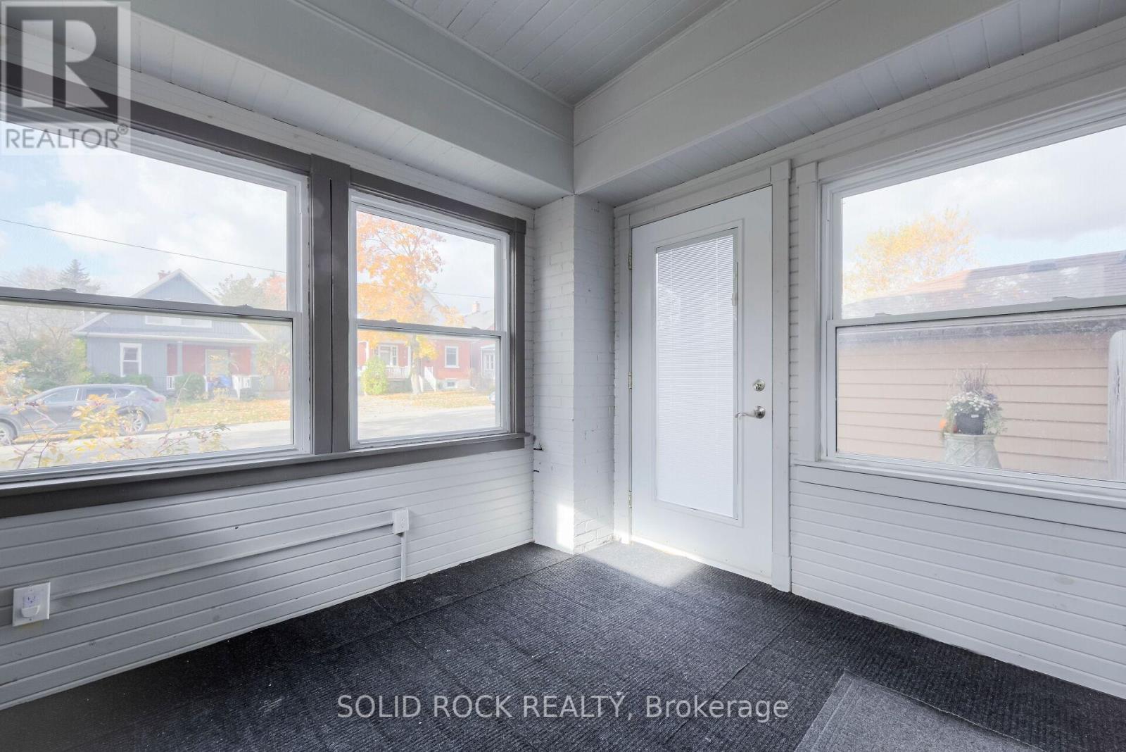 233 HENRY VILLA DR